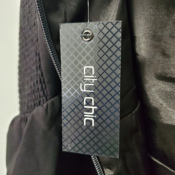 City Chic Sassy V Dress Black Size 18 NWT - Picture 8 of 16